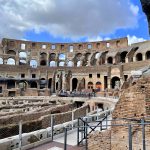 Blick auf die Ränge im Kolosseum