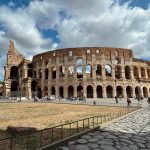 Weg vom Kolosseum zum Forum Romanum