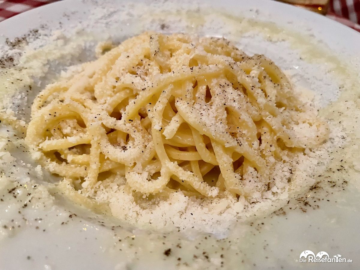 Das berühmte römische Gericht Cacio e Pepe