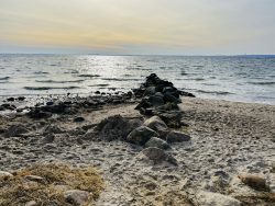 Steine am Strand von Neustadt in Holstein