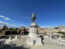 Blick vom Vittorio Emanuele Denkmal in Richtung Piazza Venezia