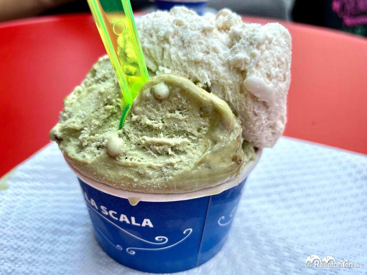 Pistazie und Nuss Eis aus der Alla Scala Gelateria in Rom