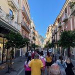 Mit dem Schiffsausflug in den Gassen von Sorrento