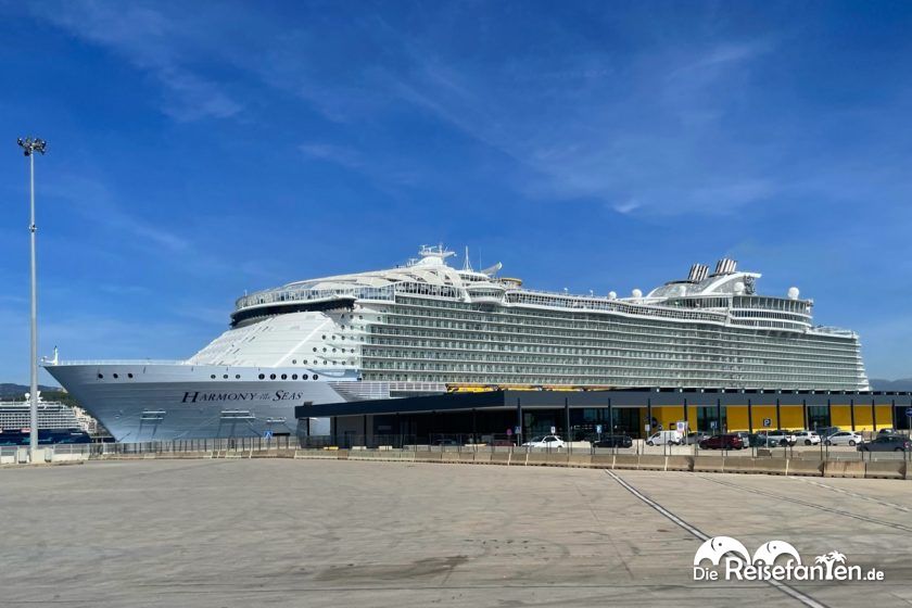 Die Harmony of the Seas am Kreuzfahrtterminal auf Mallorca