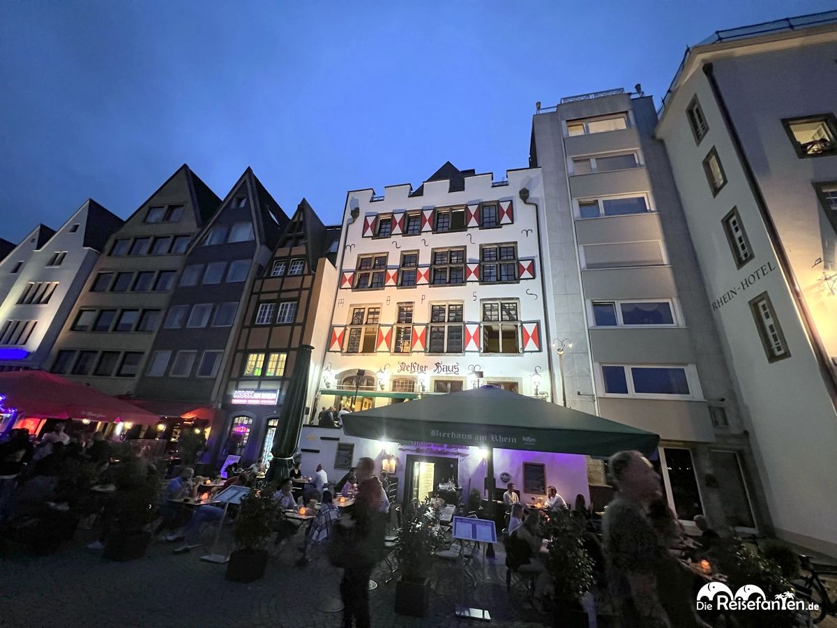 Im Bierhaus am Rhein in Köln 03