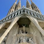 Die Kreuzigung an der Aussenseite der Sagrada Familia in Barcelona