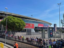 Mit der Barcelona Bus Turistic am Stadion Camp Nou