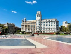 Mit der Barcelona Bus Turistic an der Placa de Catalunya