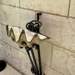 Weihwasser in der Sagrada Familia in Barcelona