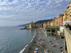 Blick auf den Strand von Camogli