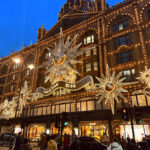 Christian Dior Weihnachtsbeleuchtung am Harrods in London
