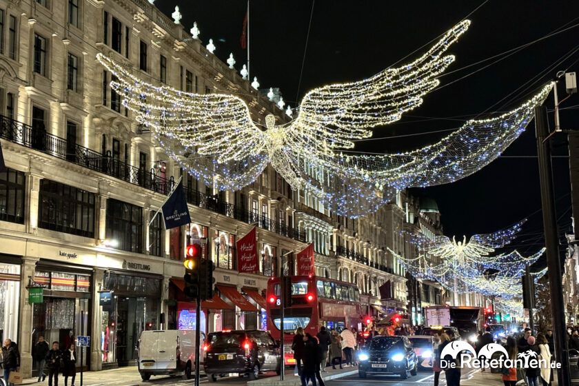 Imposante Weihnachtsbeleuchtung in der Regent Street in London