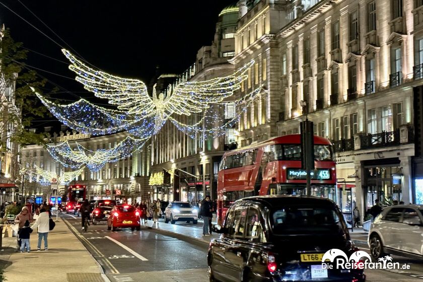 In der Regent Street in London wird mit der Weihnachtsbeleuchtung nicht gegeizt