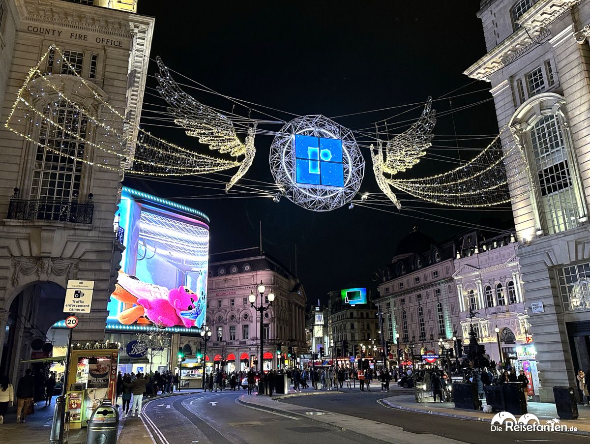 Weihnachtsbeleuchtung am Picadilly Circus in London