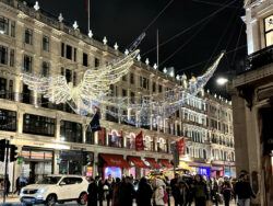 Weihnachtsengel in der Regent Street in London