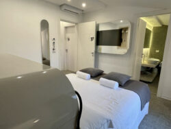 Zimmeransicht im iConic Resort in Arezzo