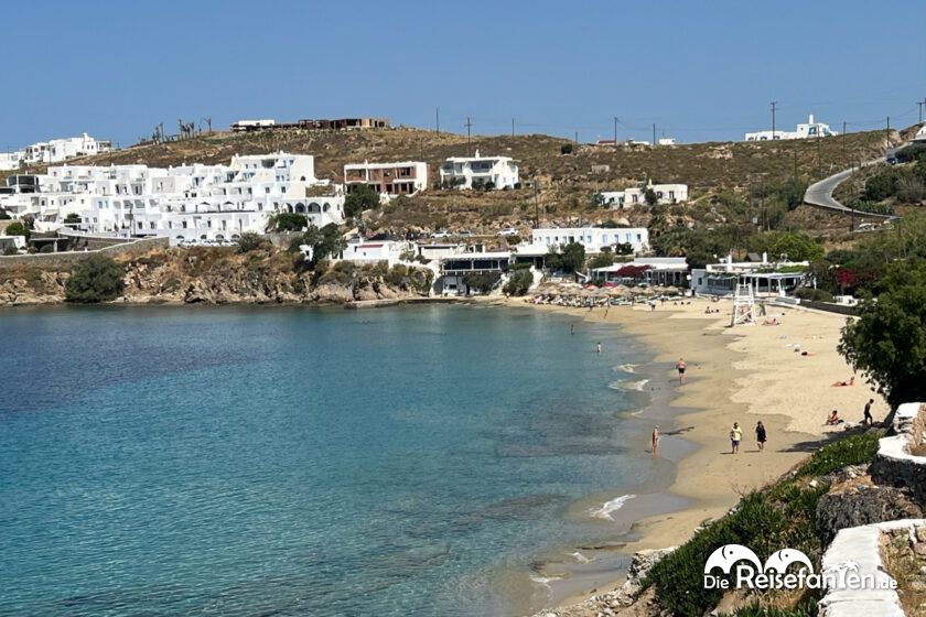 Die Badebucht Agios Stefanos auf Mykonos