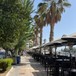 Schöne Promenade am Jachthafen von Piraeus