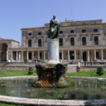 Zu Fuß in die Altstadt von Korfu 18