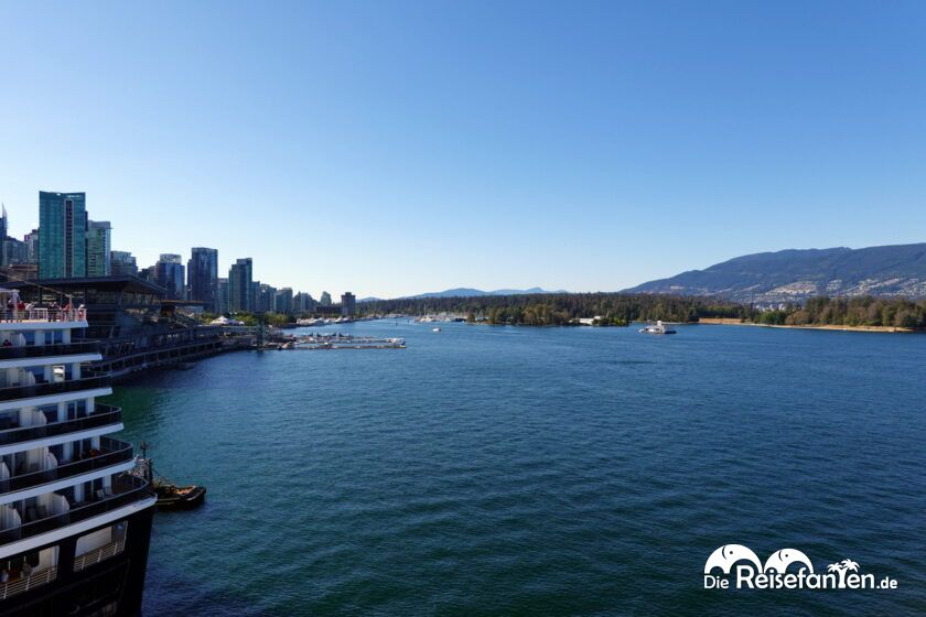 Ausfahrt aus dem Hafen von Vancouver 03