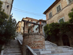 Die Scalinata del Pozzo della Polenta in Corinaldo 5