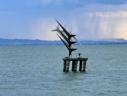 Kunstvolle Skulptur im Lago Trasimeno