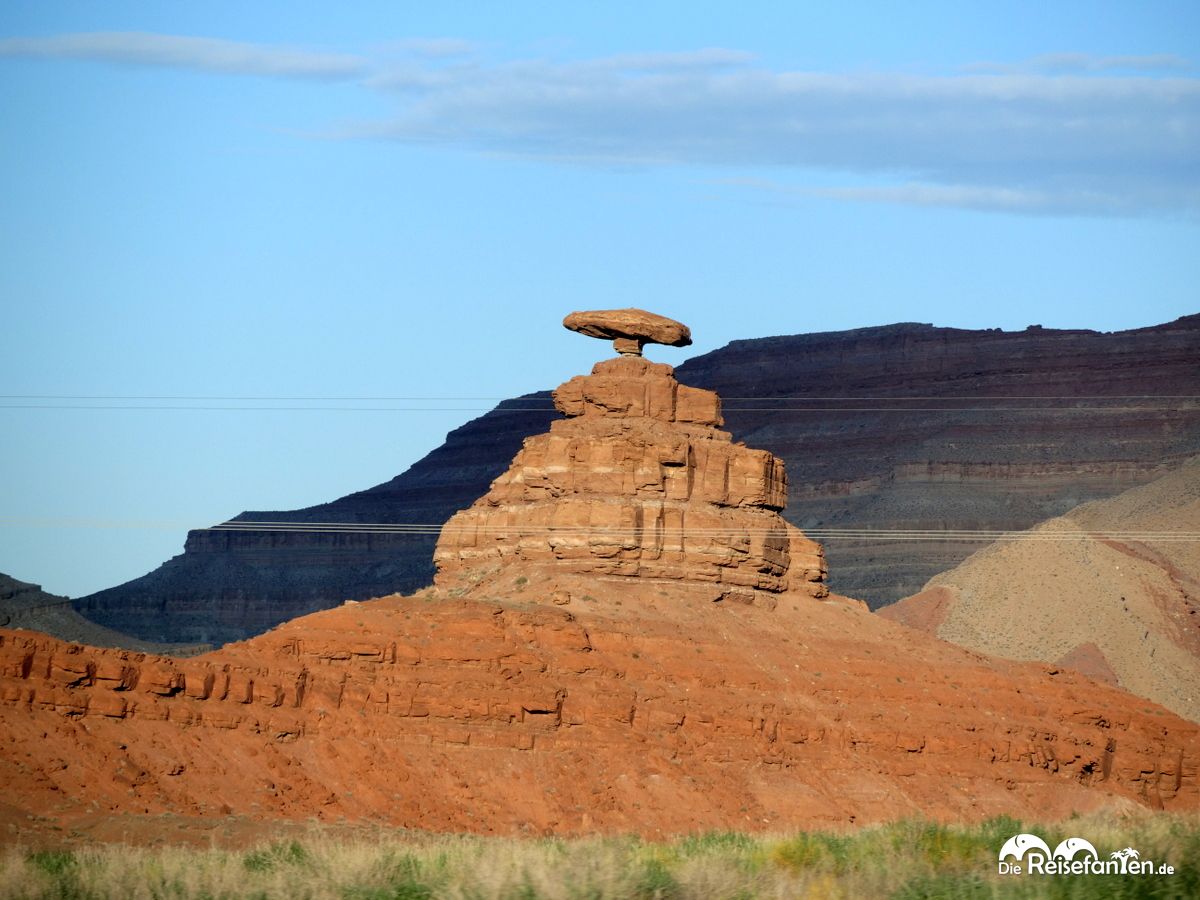 Ein mexikanischer Hut am Straßenrand 02