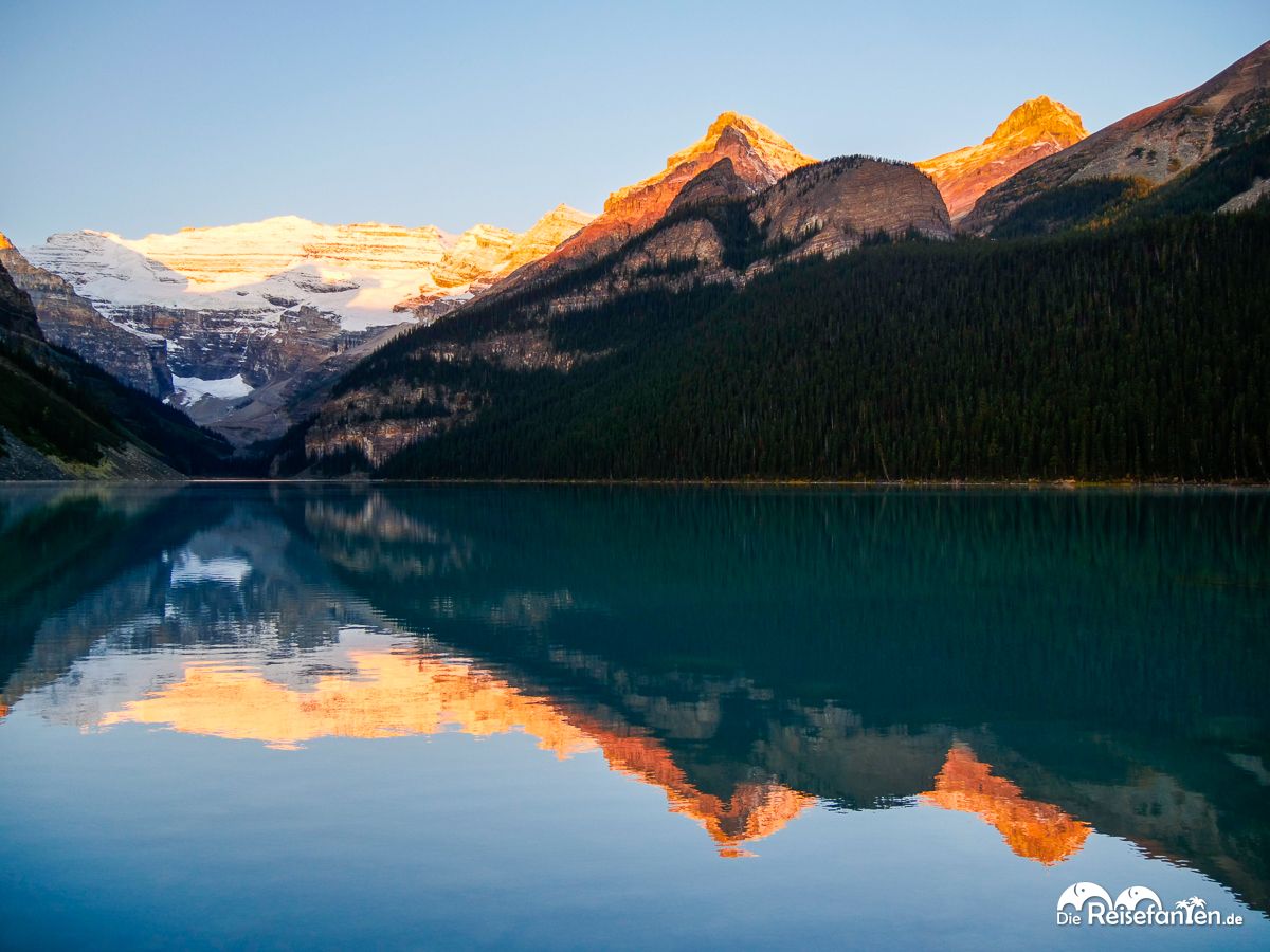 Sonnenaufgang am Lake Louise Ein magisches Erlebnis 07