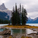 Der leere Medicine Lake und eine Bootsfahrt auf dem Maligne Lake. Natur und Kultur hautnah erleben 13