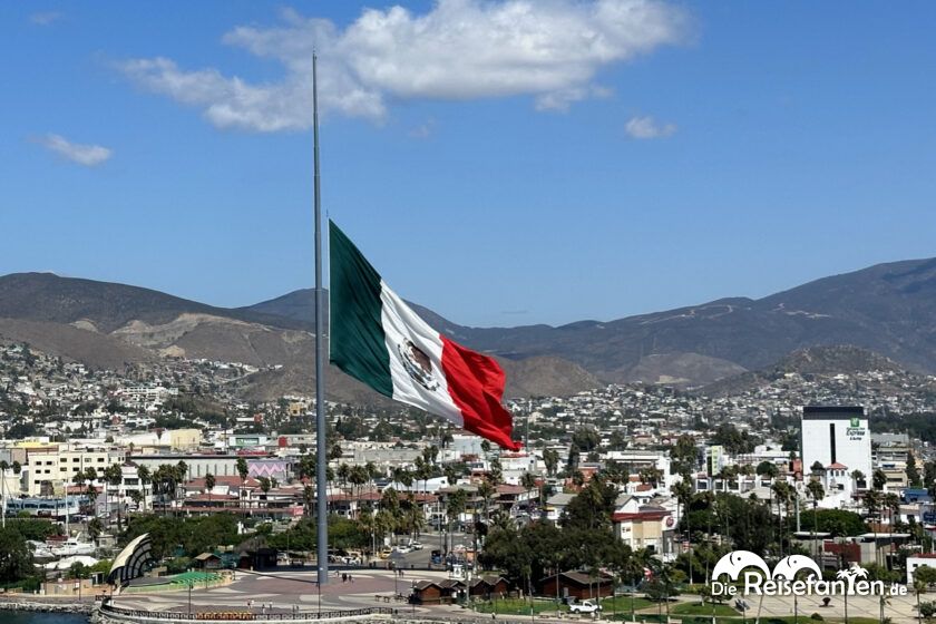 Carnival Miracle in Ensenada (1)