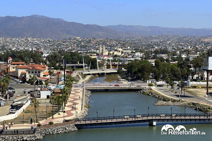 Carnival Miracle in Ensenada (5)