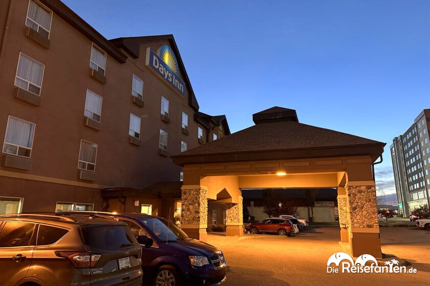 Days Inn by Wyndham Calgary Airport (2)