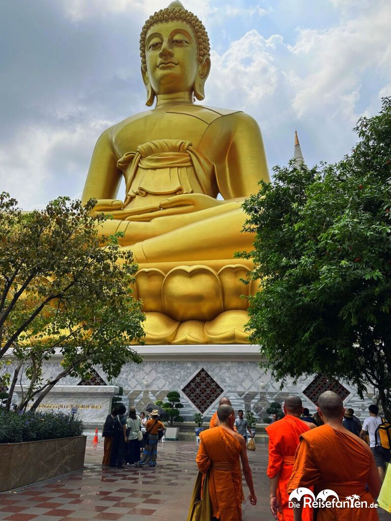 Der Big Buddha (Wat Paknam) in Bangkok - reisefanten.de