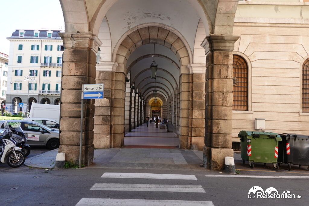 Savona Zwischen Brutalismus und italienischem Eis Glück (33)