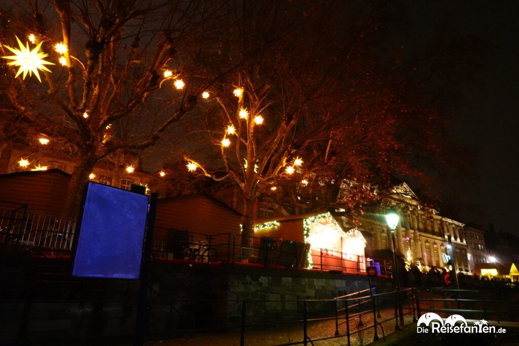Der Weihnachtsmarkt in Straßburg bei Nacht (16)