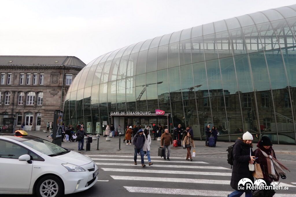 Der Weihnachtsmarkt in Straßburg bei Tag (2)