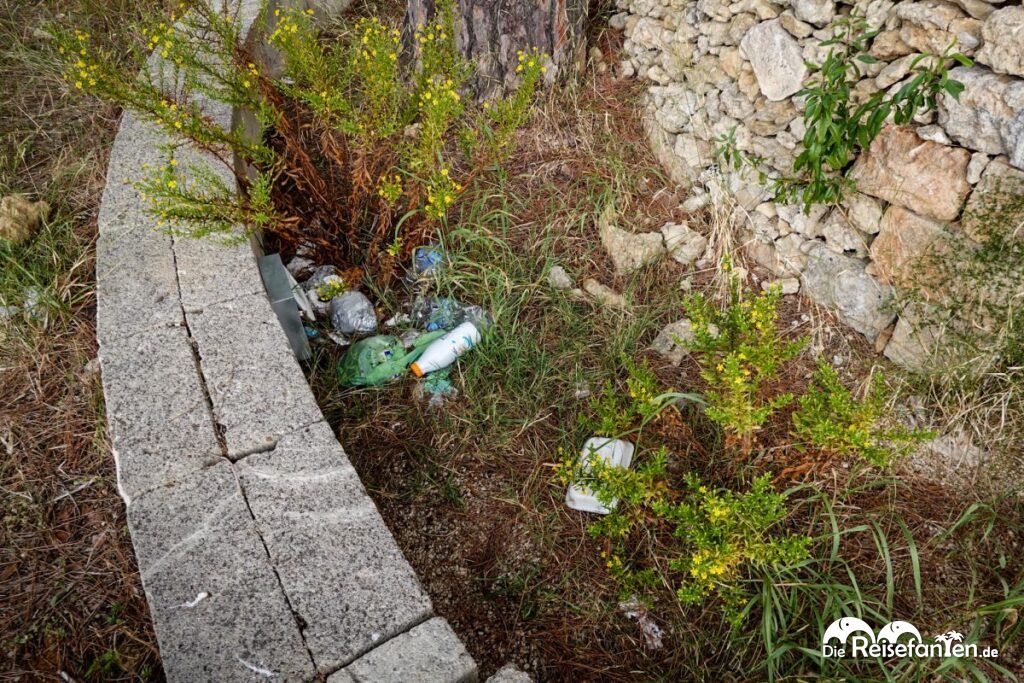 Ein Stein Trullo am Supermarkt (3)