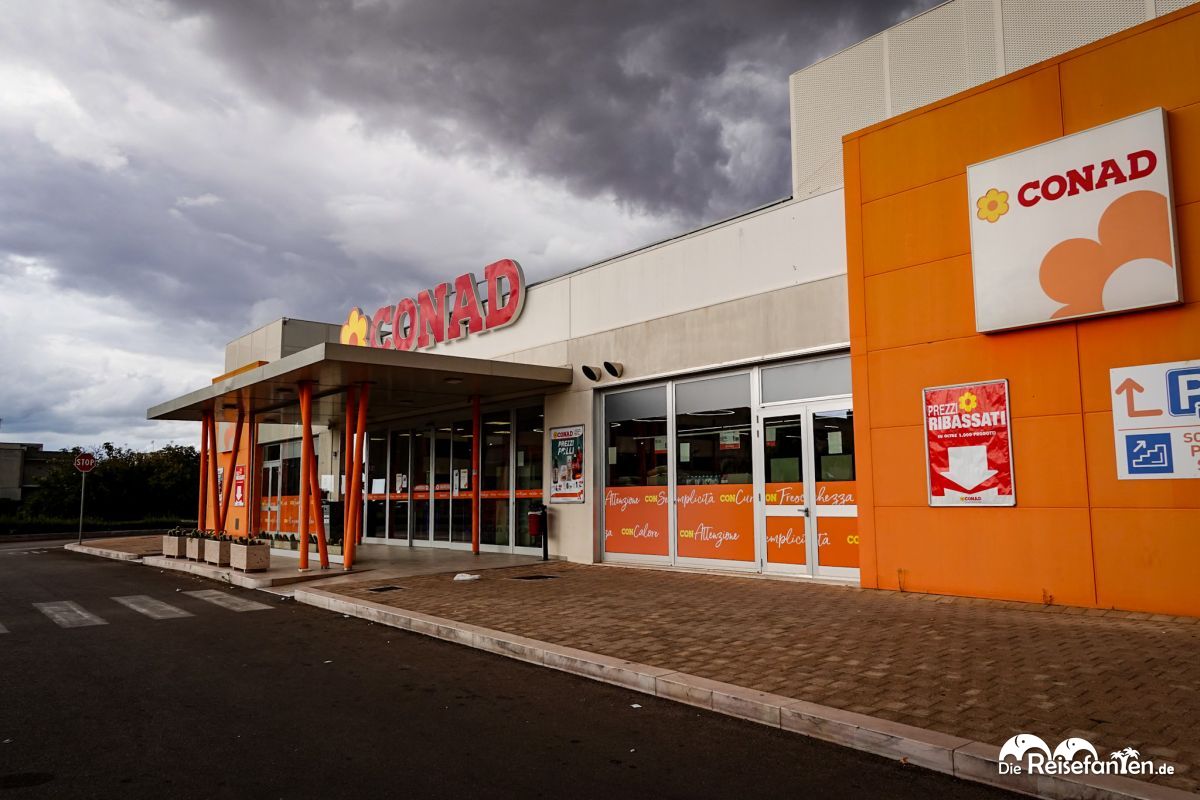 Grocery Store Tourism in Apuliens CONAD (1)