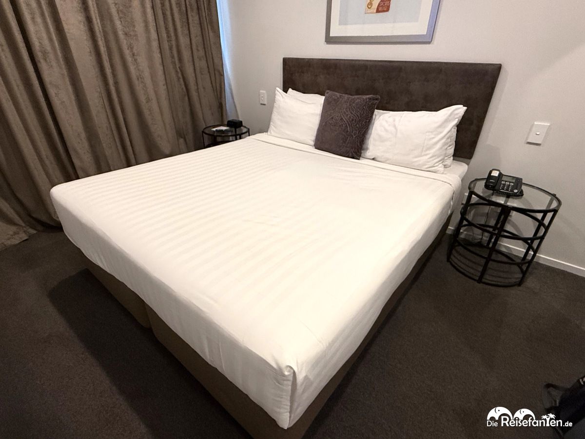 Ramada Suites By Wyndham Victoria Street West (3)