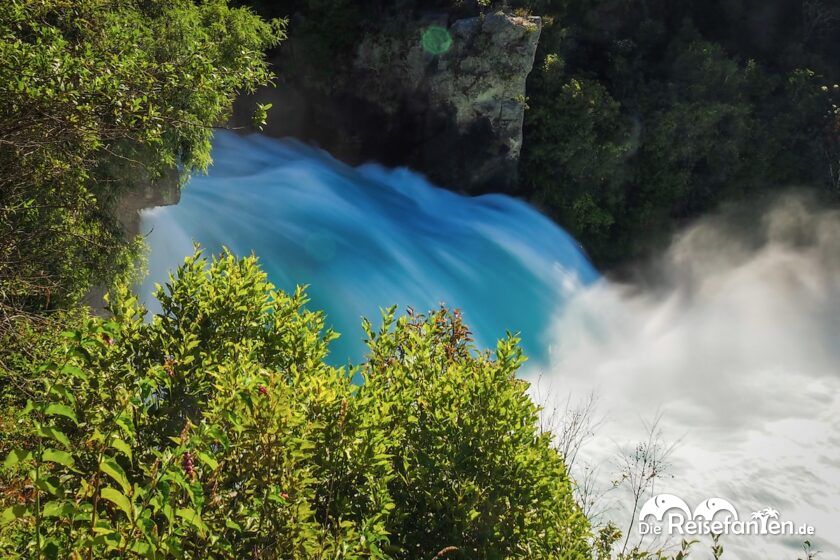 huka falls in neuseeland ein kurzer stopp am waikato river featured