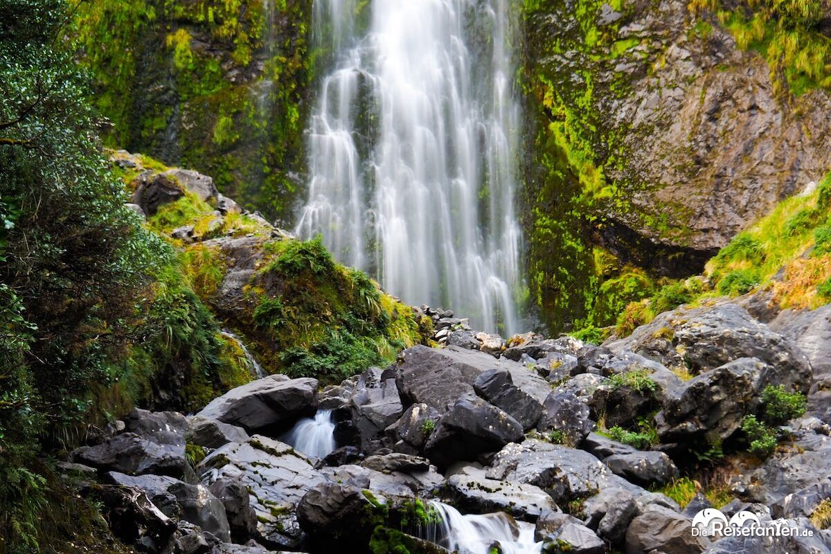 Devils Punchbowl Wasserfall (10)