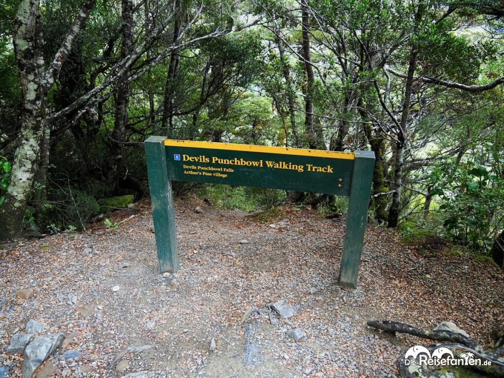 Devils Punchbowl Wasserfall (6)