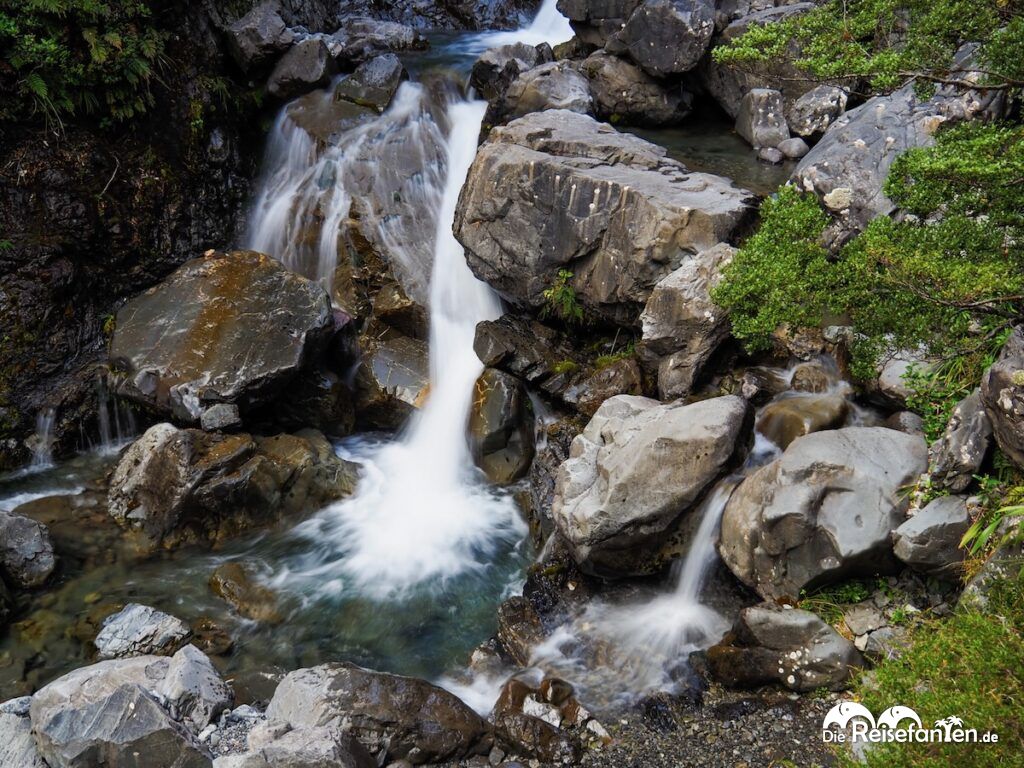 Devils Punchbowl Wasserfall (9)