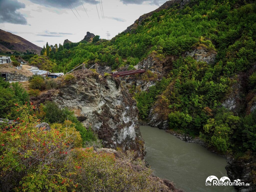 Kawarau Gorge Suspension Bridge Hoch über dem Anduin (2)
