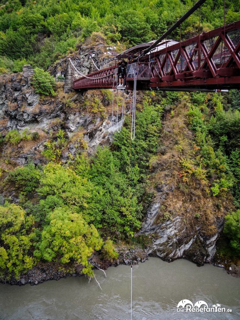 Kawarau Gorge Suspension Bridge Hoch über dem Anduin (4)