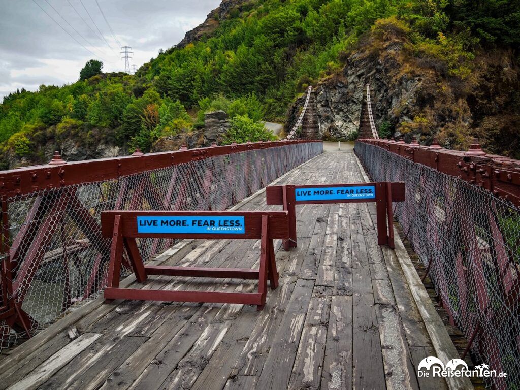Kawarau Gorge Suspension Bridge Hoch über dem Anduin (7)